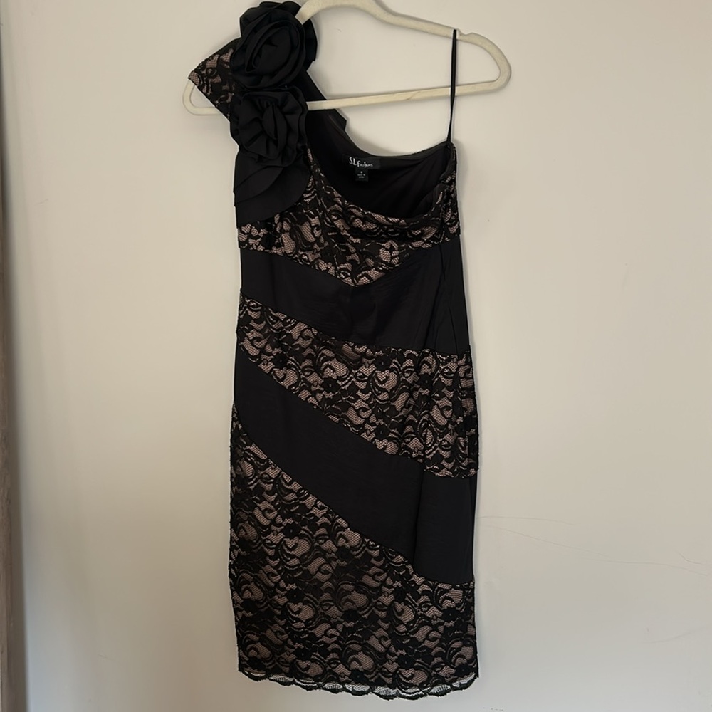 One shoulder formal dresss - large rosettes on right shoulder - Size 8